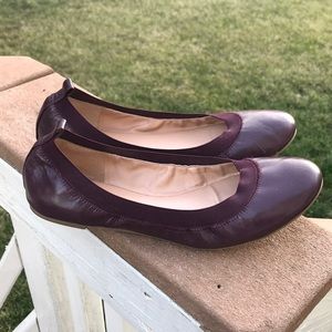 Banana Republic size 9 Leather flats